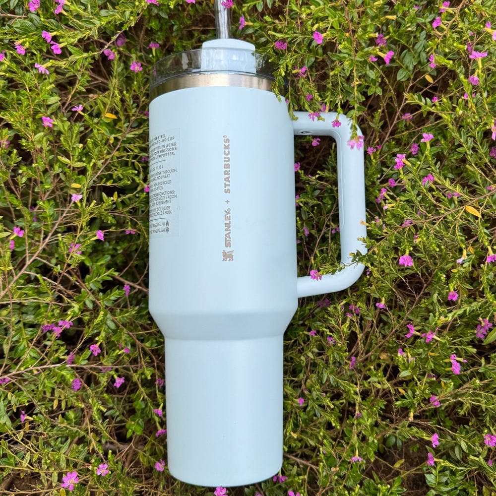 New Stanley Starbucks 40 oz Quencher H2.0 Flowstate Tumbler in Wisteria